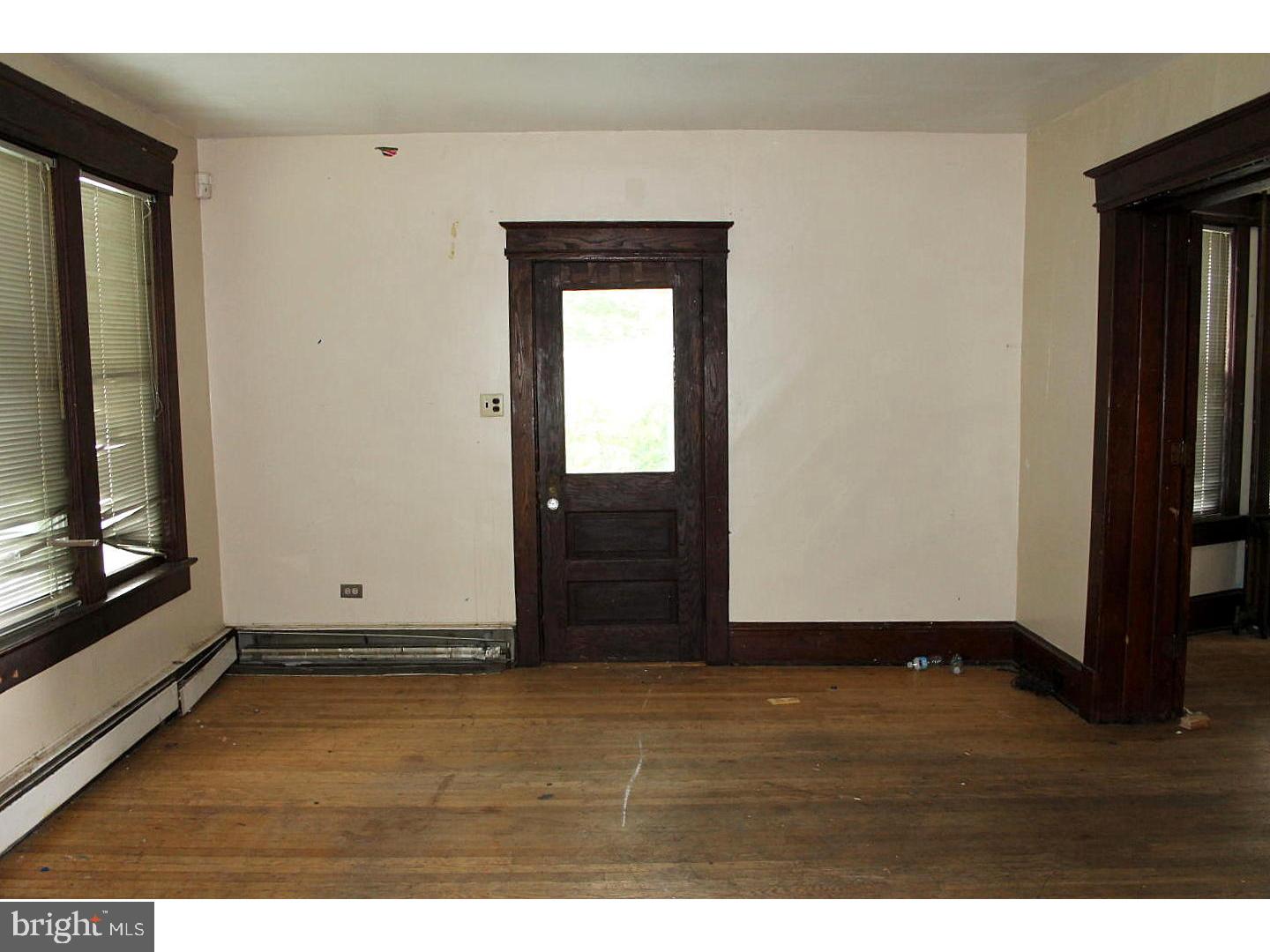 1817 Pennington Road Trenton, NJ 08618 - Photo 6 of 21 Living Room