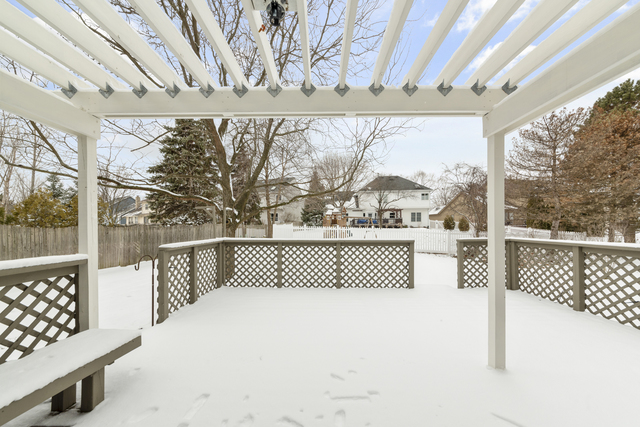 1940 Slippery Rock Road Naperville, IL 60565 - Photo 28 of 28 a view of a wooden balcony