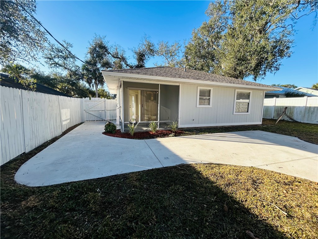 224 Georgia Street Vero Beach, FL 32962 - Photo 4 of 23 a view of a backyard of the house
