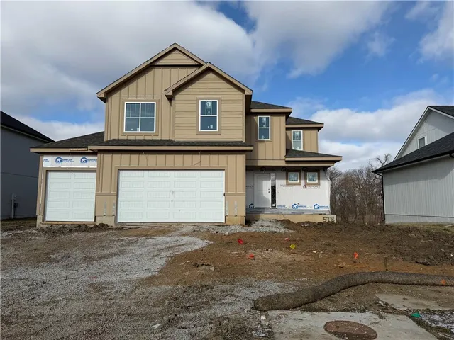 $495,000 | 518 Valley Drive, Grain Valley, MO 64029