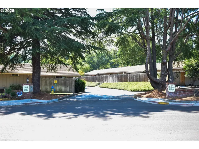 a view of yard with tree s