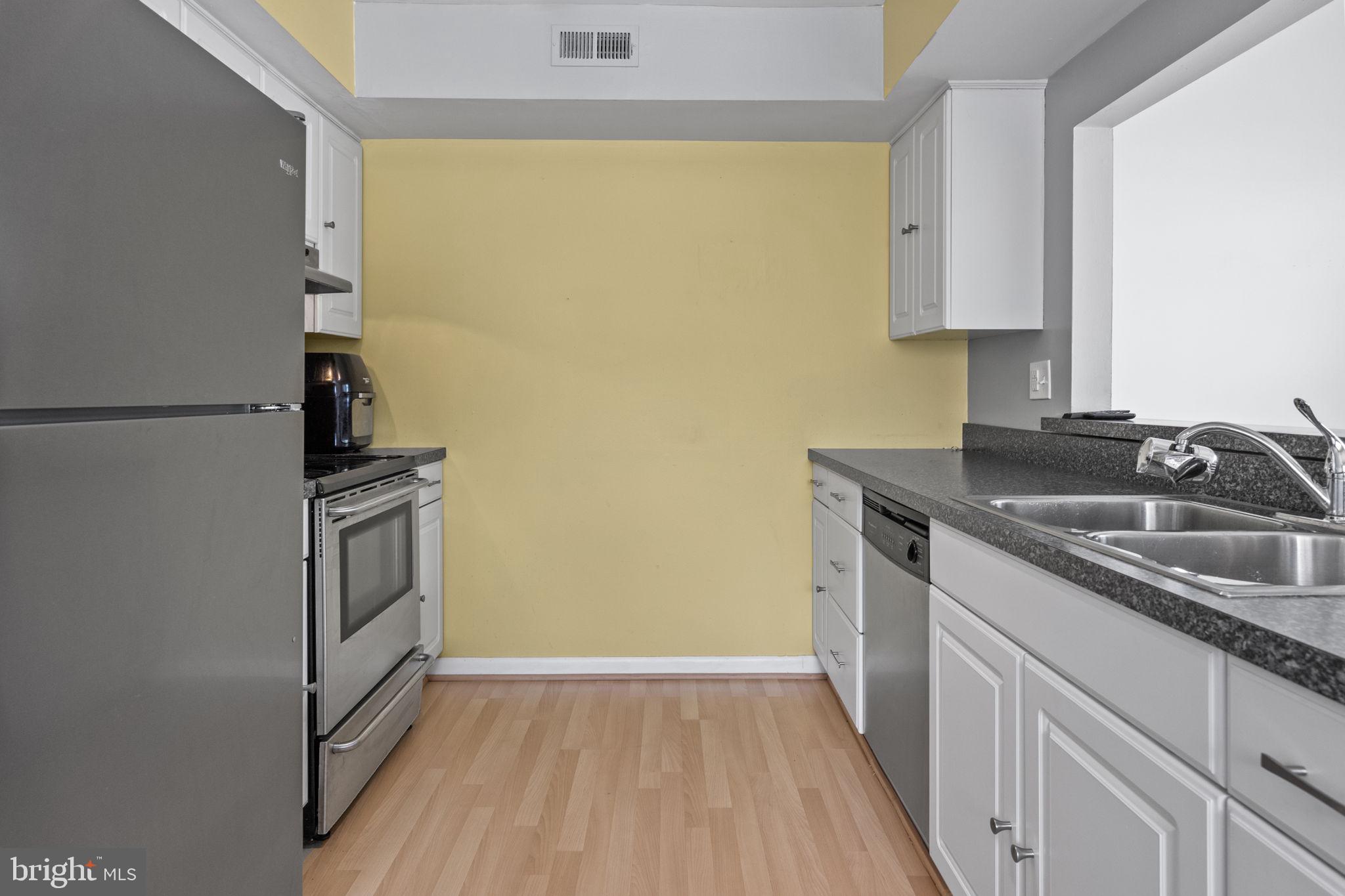 1212 Roberts Way Voorhees, NJ 08043 - Photo 11 of 29