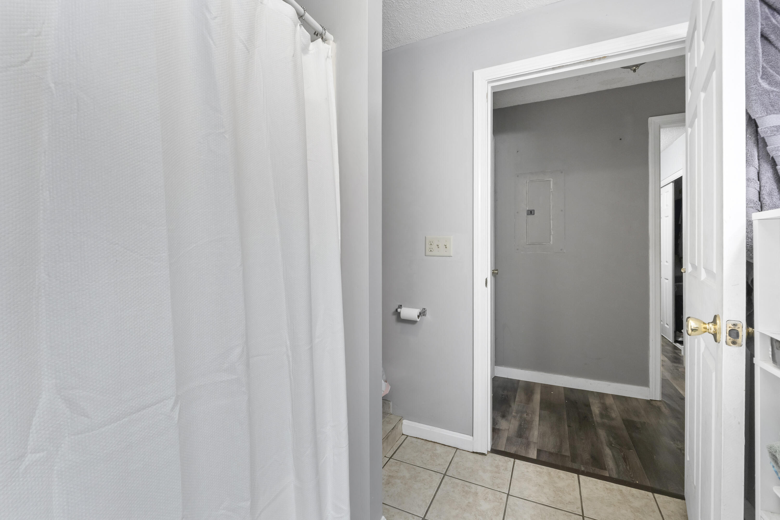 22 Spring Street Gardiner, ME 04345 - Photo 27 of 60 Unit 1 Bathroom
