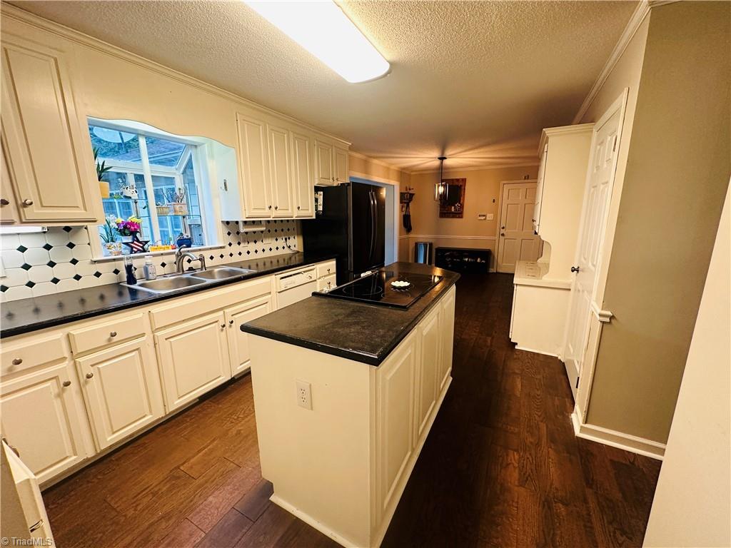 113 Royal Road Jamestown, NC 27282 - Photo 11 of 21 Gallery Image 11