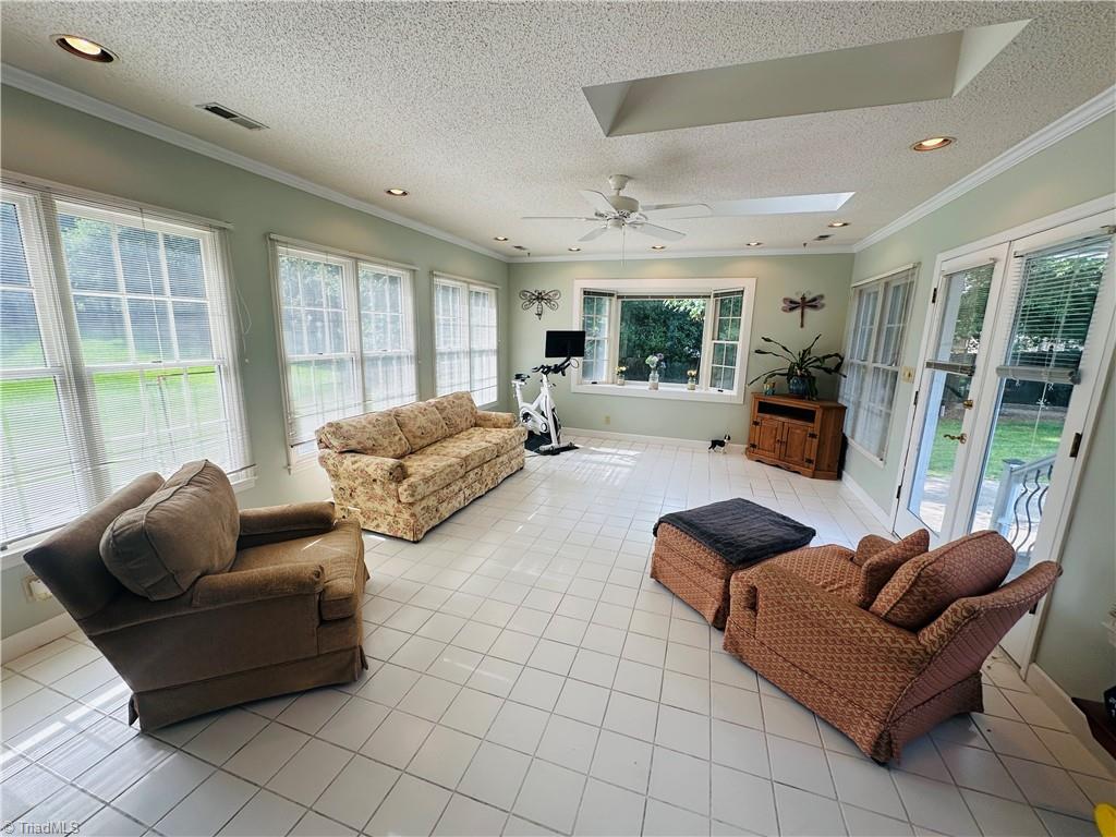 113 Royal Road Jamestown, NC 27282 - Photo 8 of 21 Gallery Image 8