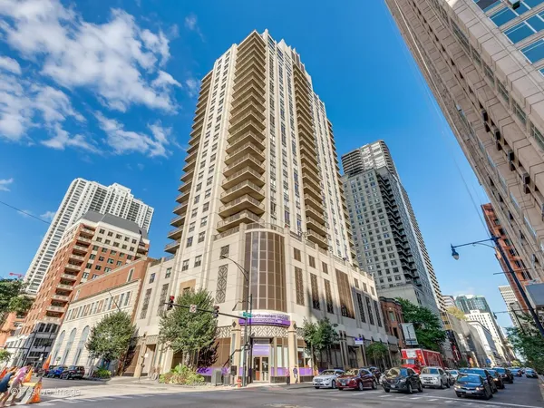 $810,000 | 635 North Dearborn Street, Unit 1301, Chicago, IL 60654