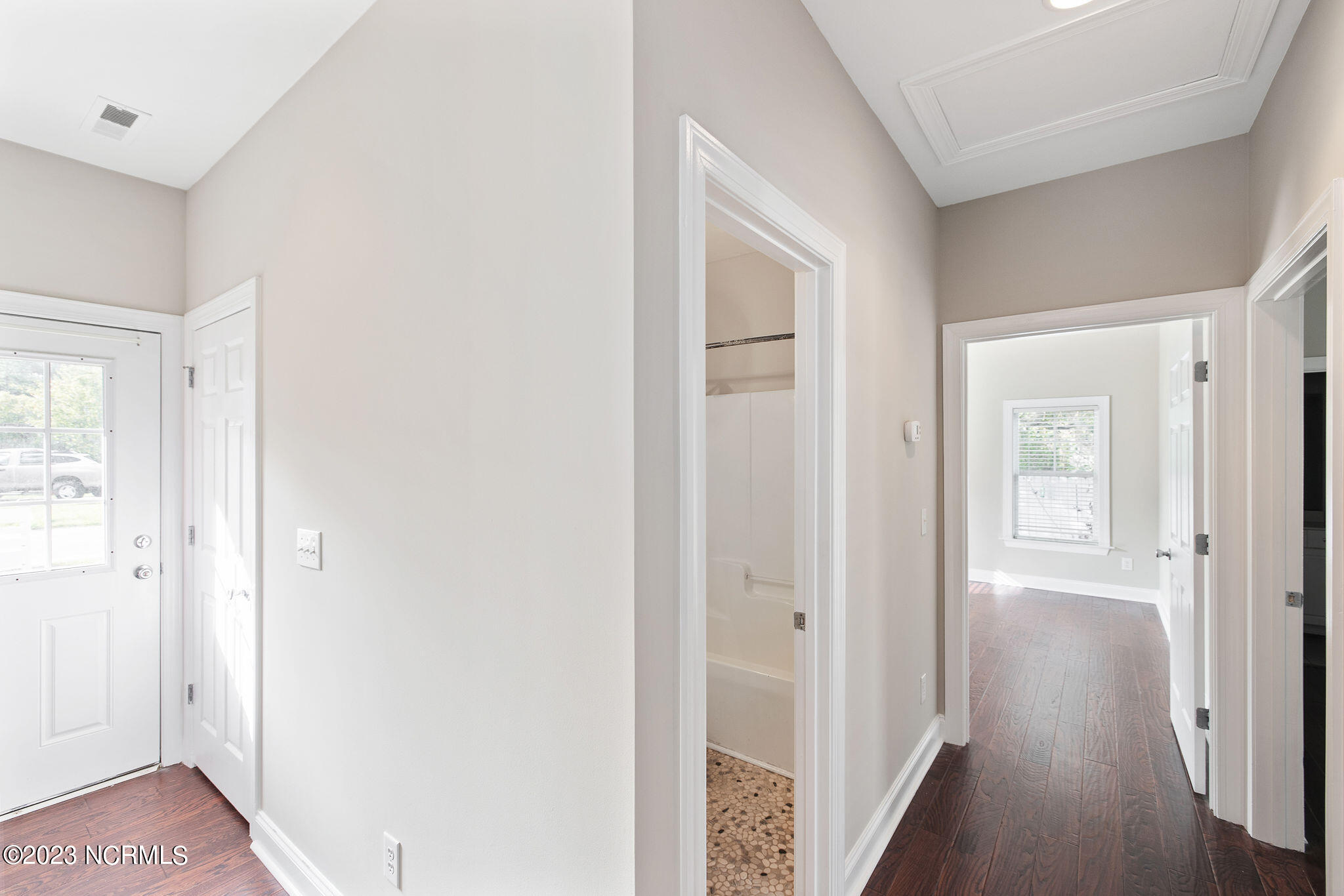 408 Risley Road Carolina Beach, NC 28428 - Photo 24 of 38 Hallway