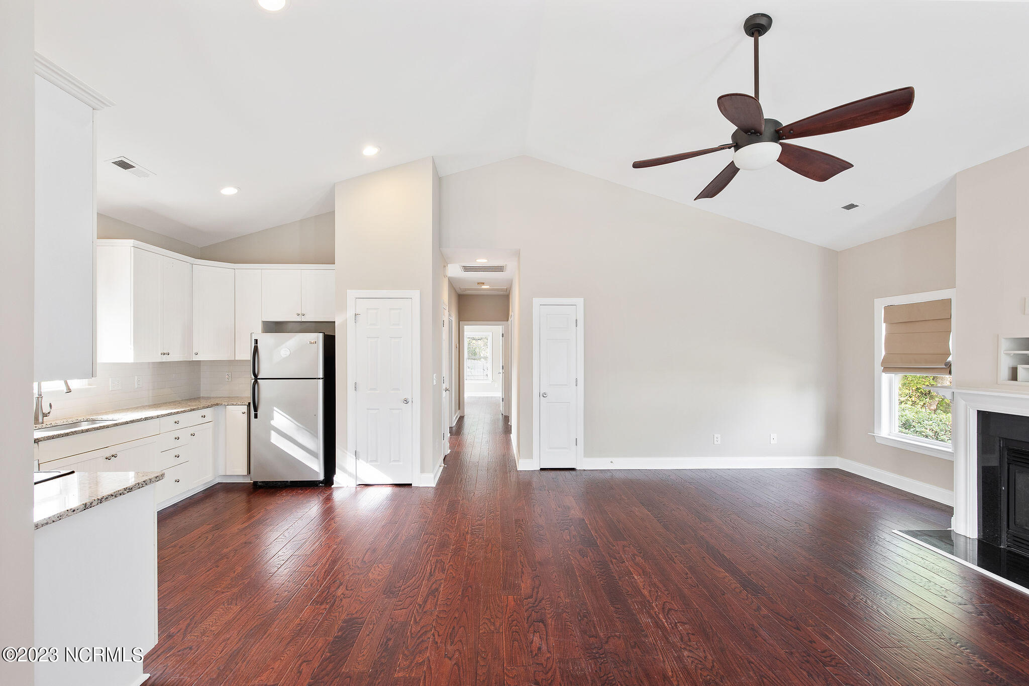 408 Risley Road Carolina Beach, NC 28428 - Photo 3 of 38 Living Room