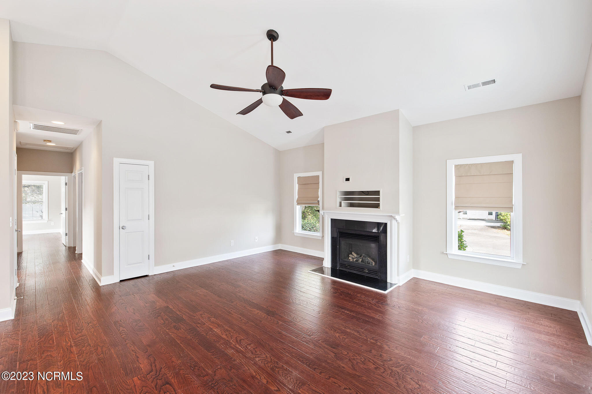 408 Risley Road Carolina Beach, NC 28428 - Photo 8 of 38 Living Room
