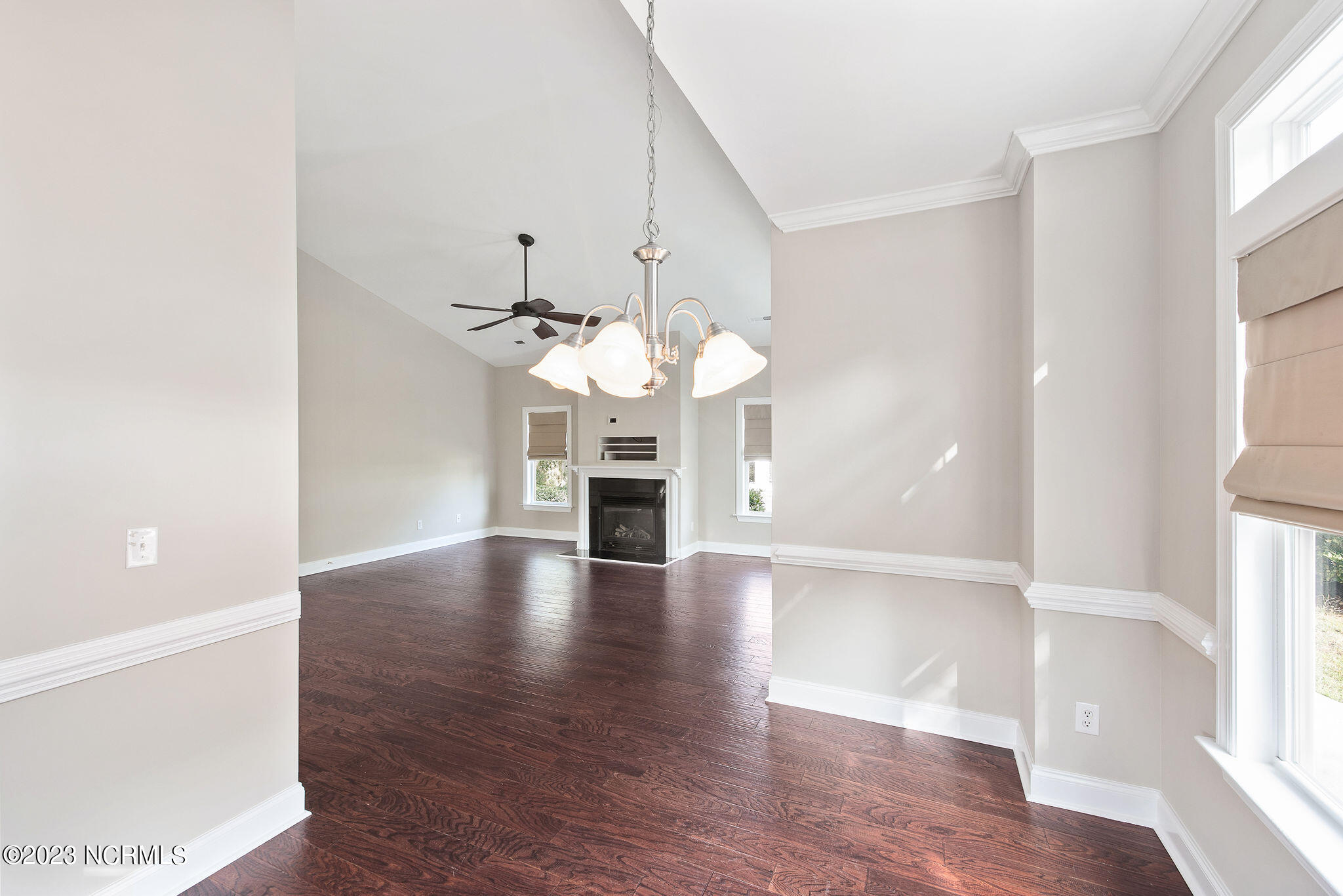 408 Risley Road Carolina Beach, NC 28428 - Photo 9 of 38 Dining Room
