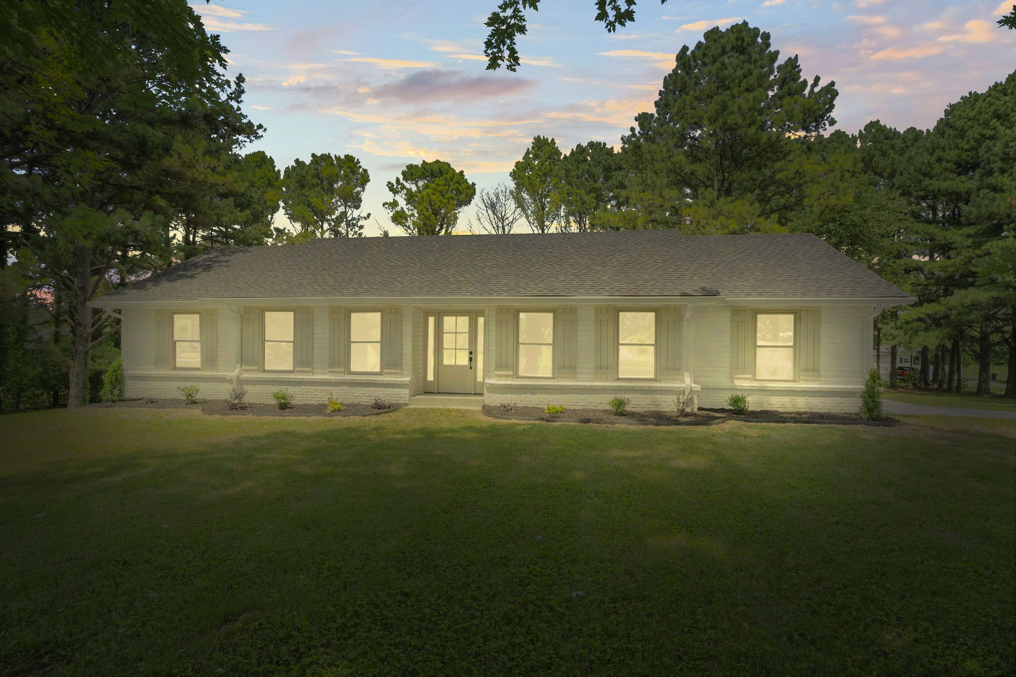 5670 Lakeview Road Springfield, TN 37172 - Photo 11 of 50 a front view of a house with a yard
