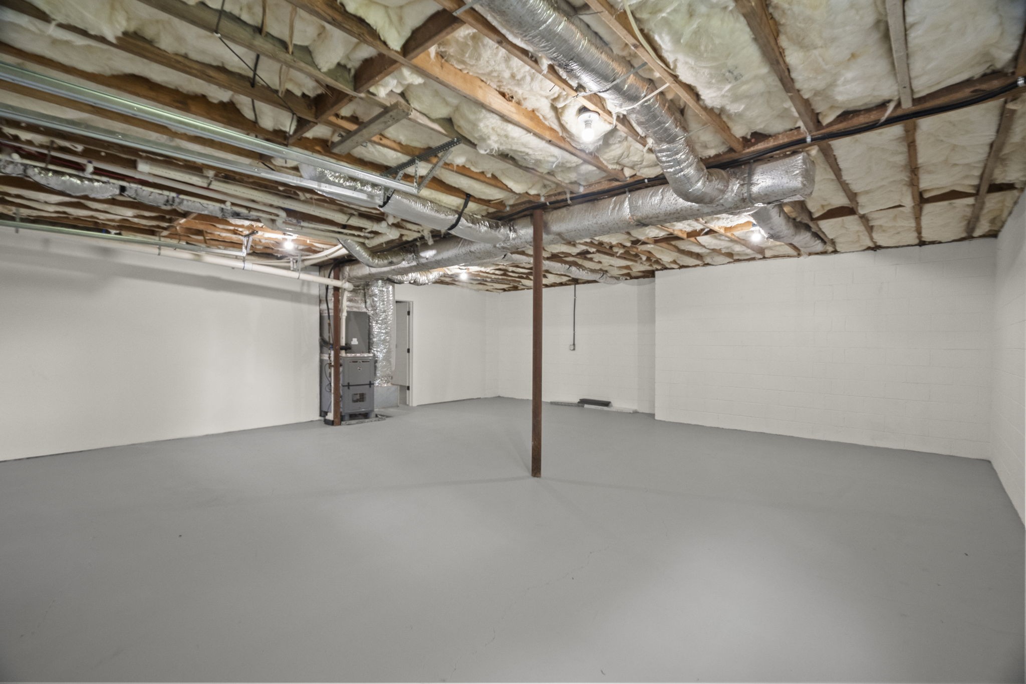 5670 Lakeview Road Springfield, TN 37172 - Photo 44 of 50 a view of a garage