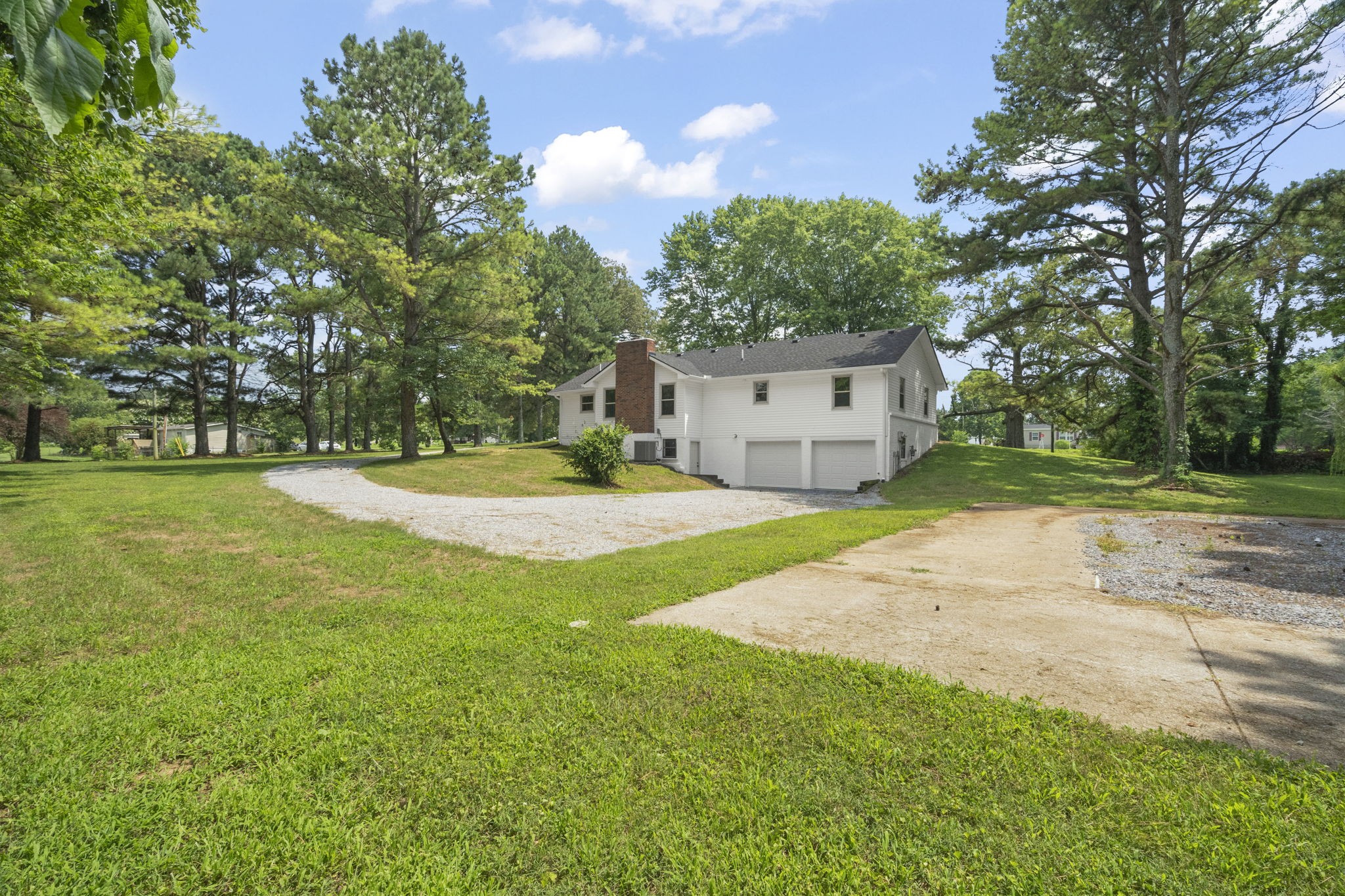 5670 Lakeview Road Springfield, TN 37172 - Photo 48 of 50 a house with garden in front of it