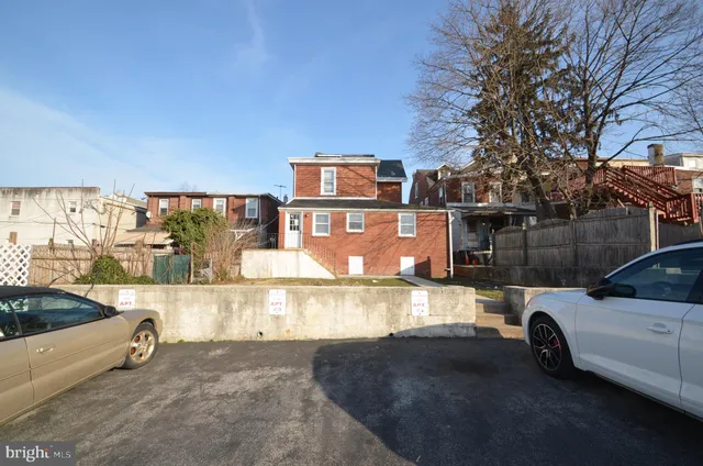 $1,450 | 608 DeKalb Street, Unit 2, Bridgeport, PA 19405