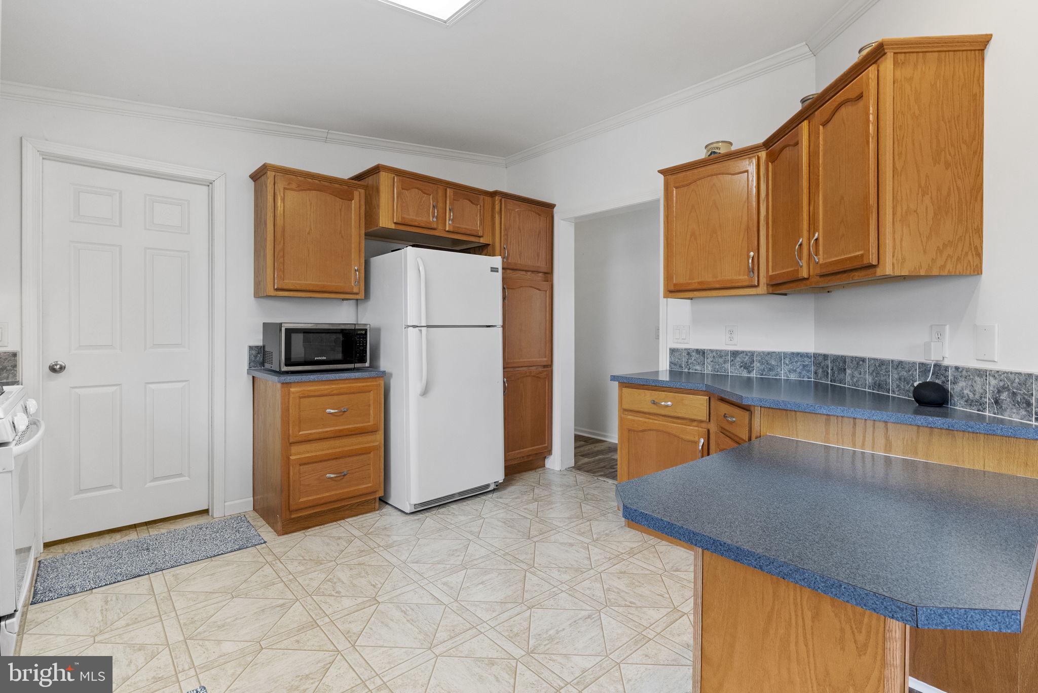 86 Westin Road Douglassville, PA 19518 - Photo 21 of 42 Kitchen