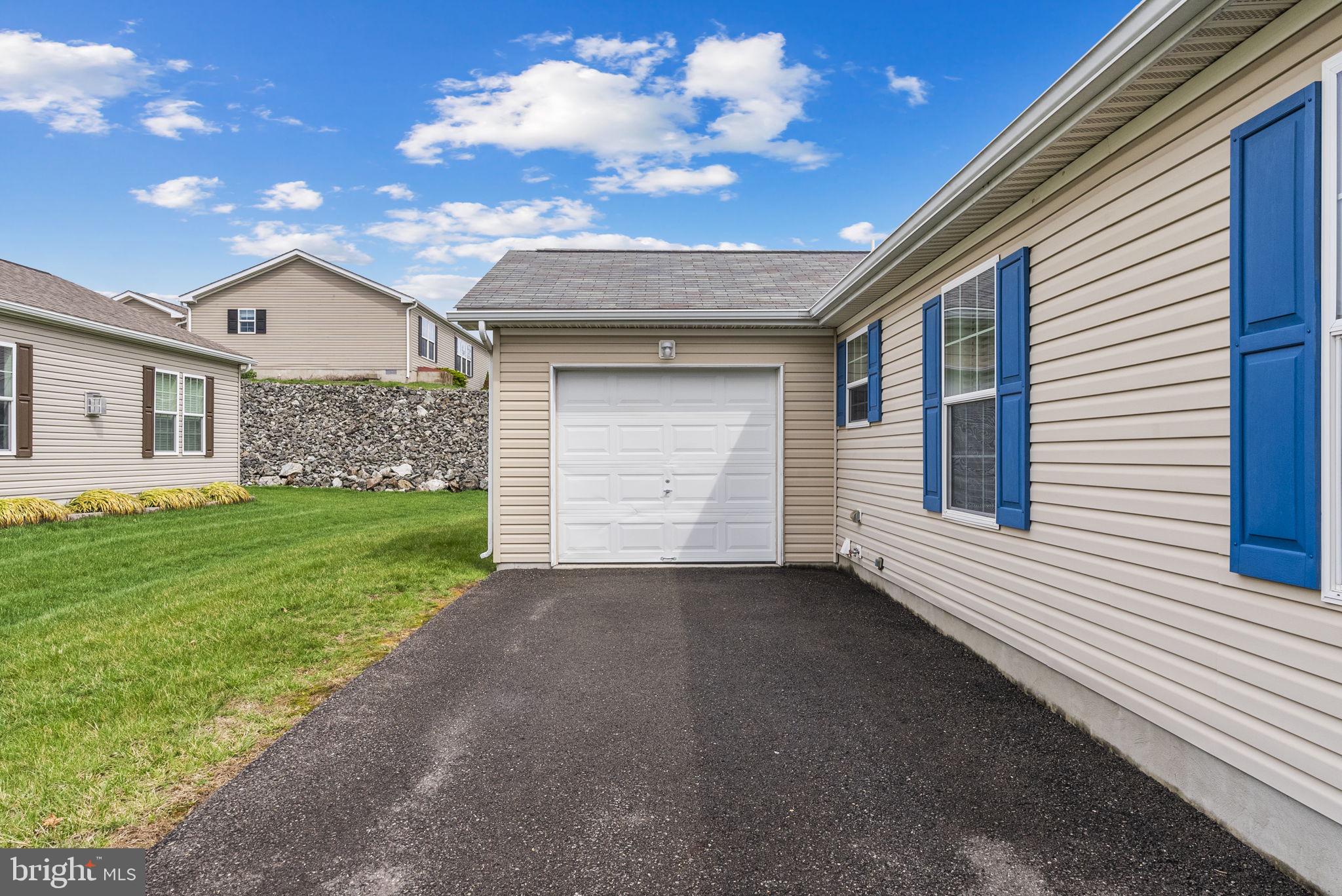 86 Westin Road Douglassville, PA 19518 - Photo 4 of 42 Front View