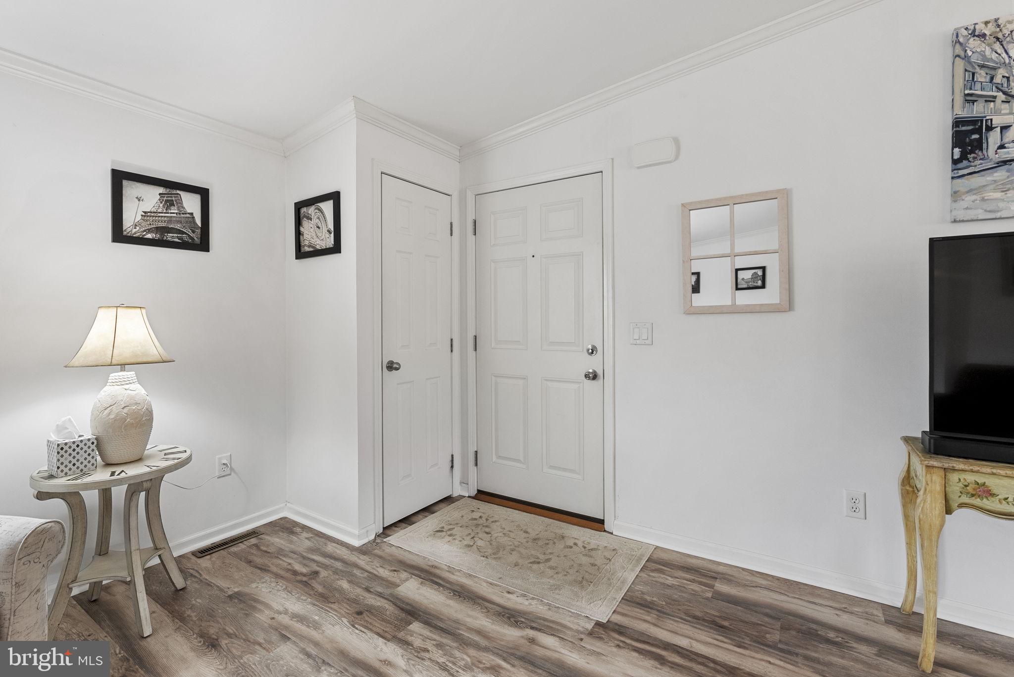 86 Westin Road Douglassville, PA 19518 - Photo 9 of 42 Entryway