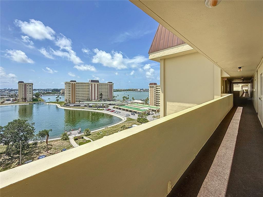 4725 Cove Circle, Unit 908 St. Petersburg, FL 33708 - Photo 12 of 61