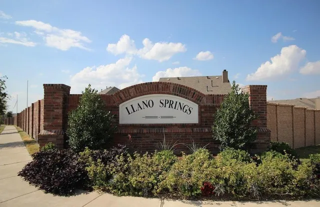 $2,500 | 8369 Blue Periwinkle Lane, Fort Worth, TX 76123