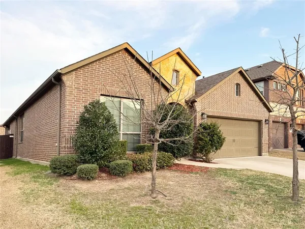 $2,500 | 8369 Blue Periwinkle Lane, Fort Worth, TX 76123