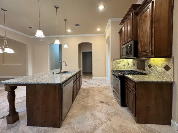 $2,500 | 8369 Blue Periwinkle Lane, Fort Worth, TX 76123