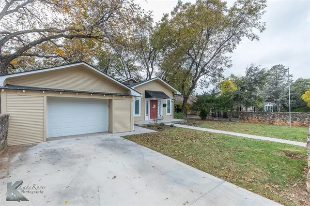 $299,900 | 2231 South 8th Street, Abilene, TX 79605