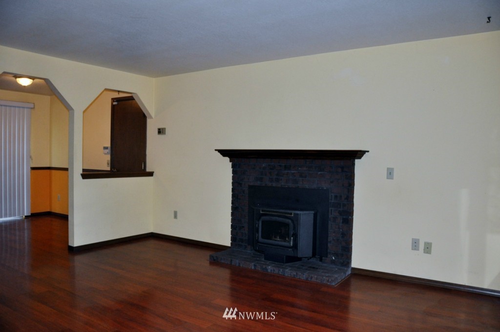 16726 6th Avenue Southeast Bothell, WA 98012 - Photo 2 of 9