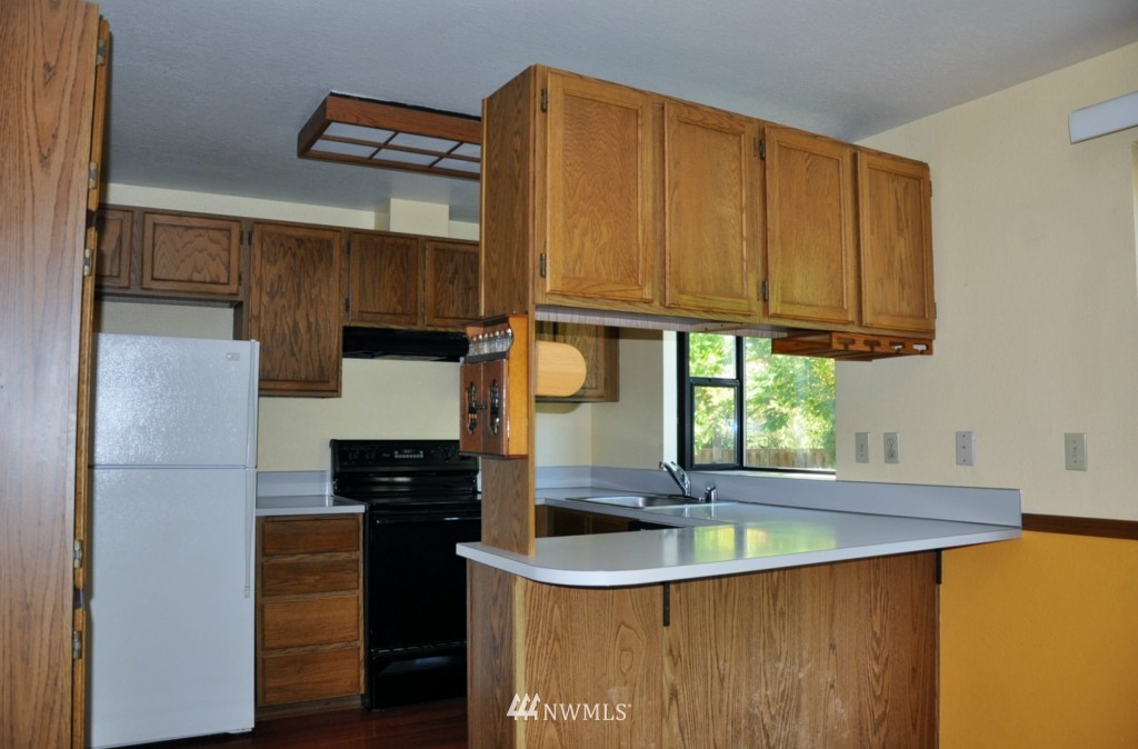 16726 6th Avenue Southeast Bothell, WA 98012 - Photo 4 of 9