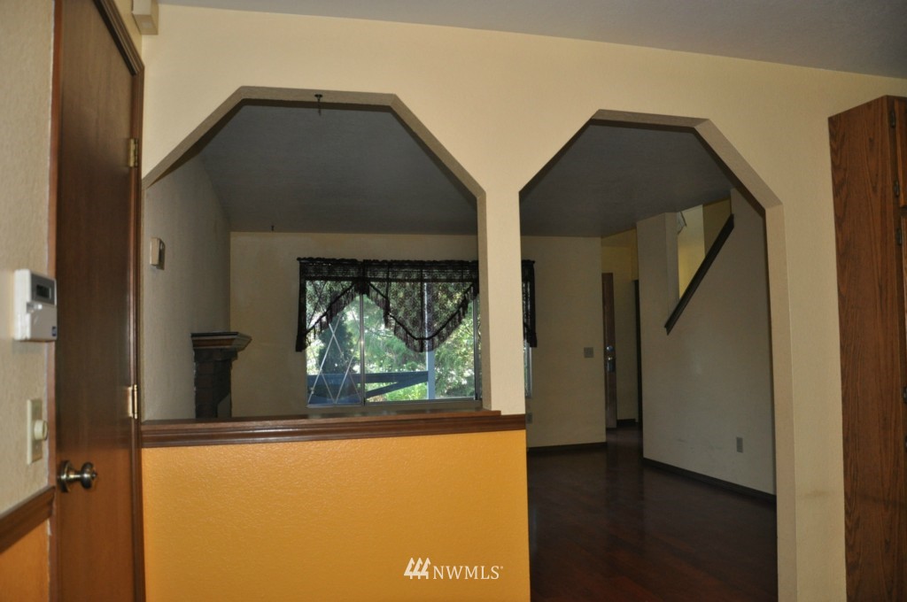 16726 6th Avenue Southeast Bothell, WA 98012 - Photo 5 of 9