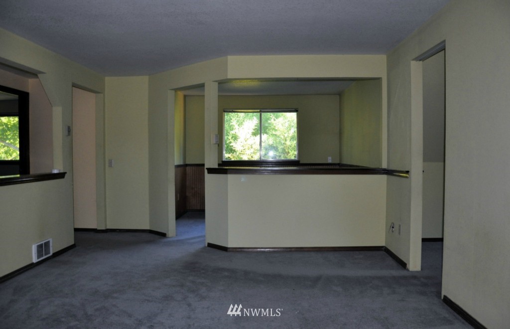 16726 6th Avenue Southeast Bothell, WA 98012 - Photo 8 of 9