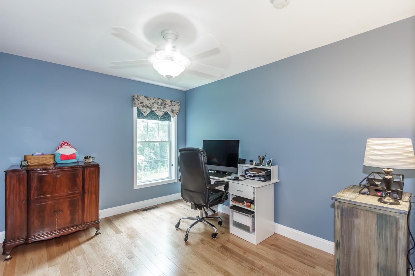 31 Arbor Circle Litchfield, NH 03052 - Photo 15 of 33