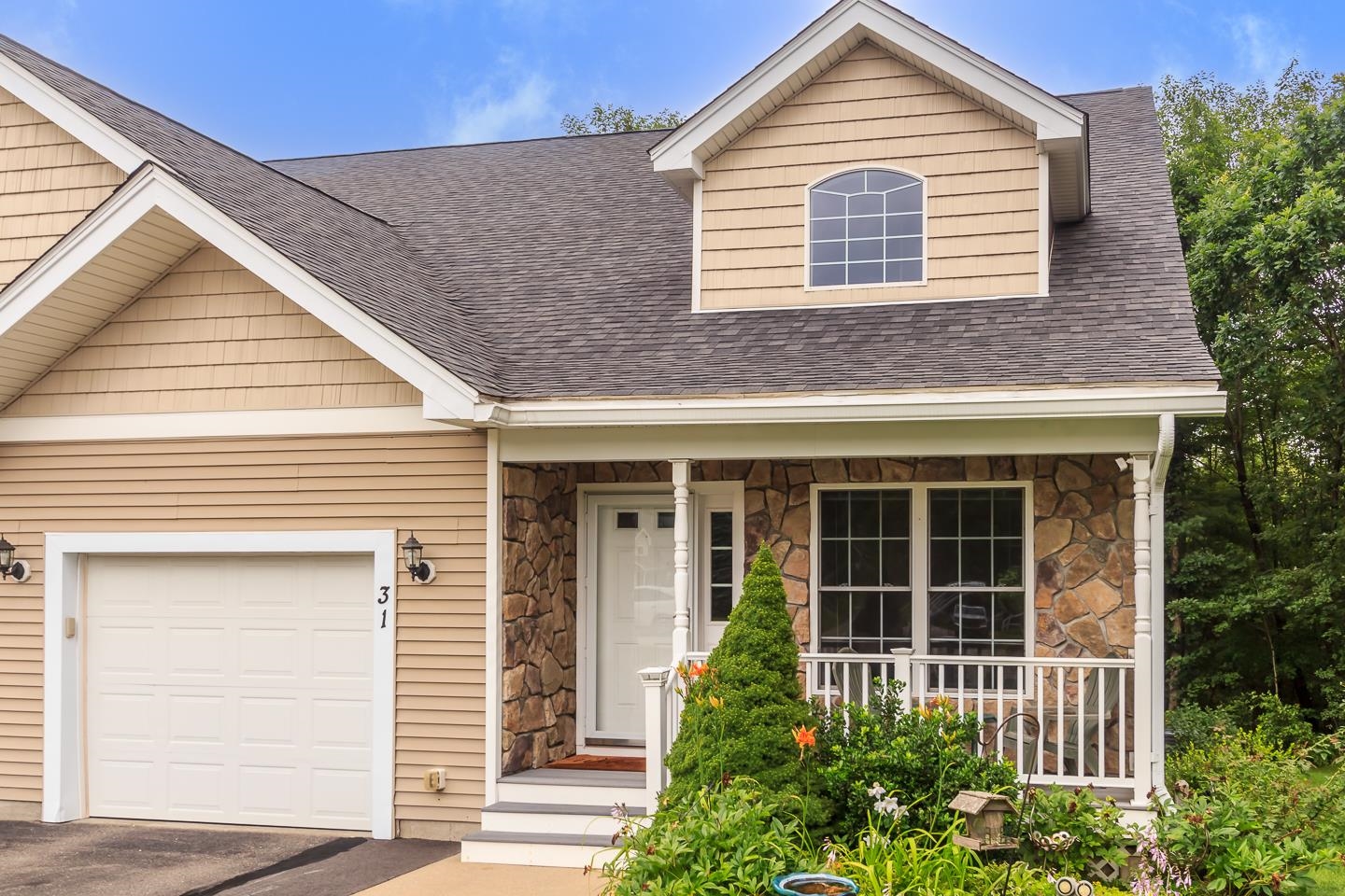 31 Arbor Circle Litchfield, NH 03052 - Photo 2 of 33
