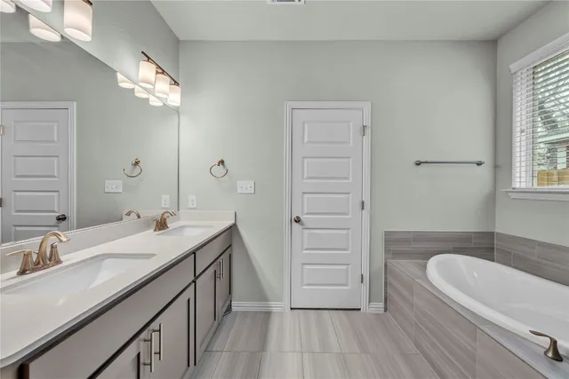 $499,900 | 207 Patriot Drive, Buda, TX 78610