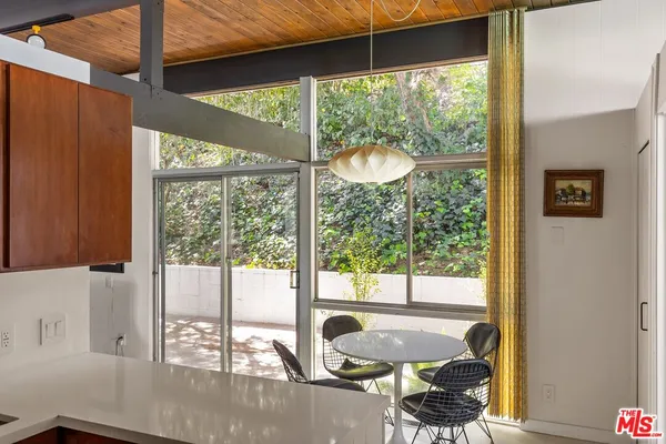 $10,000 | 4965 Calvin Avenue, Tarzana, CA 91356