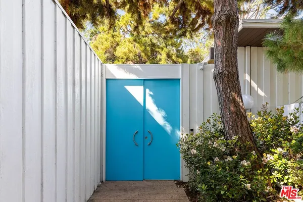 $10,000 | 4965 Calvin Avenue, Tarzana, CA 91356