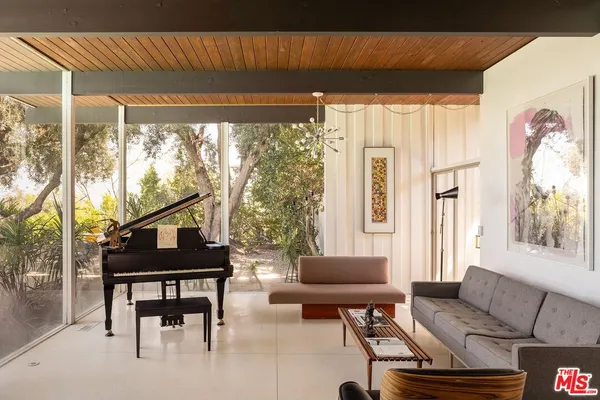 $10,000 | 4965 Calvin Avenue, Tarzana, CA 91356