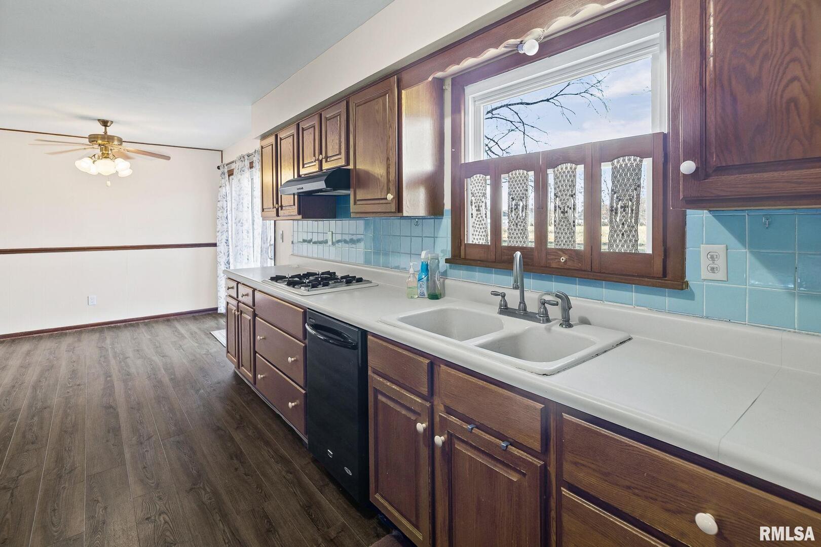 8 Ronnies Terrace Centralia, IL 62801 - Photo 23 of 42