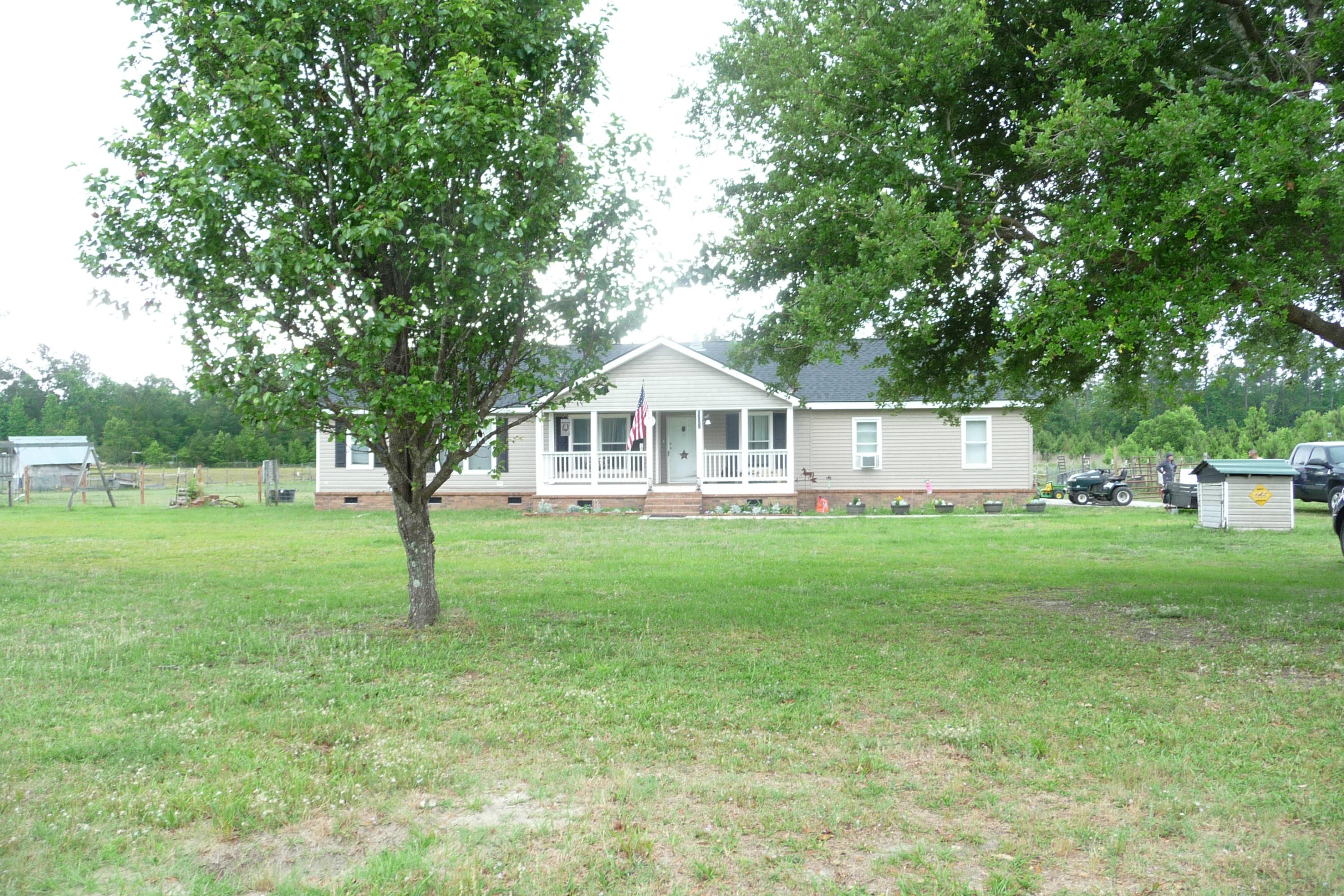 657 Campbell Ridgeville, SC 29472 - Photo 3 of 15 657 Campbell 004