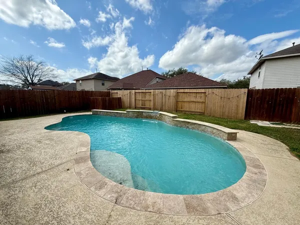 $2,300 | 19011 Bressingham Drive, Tomball, TX 77375