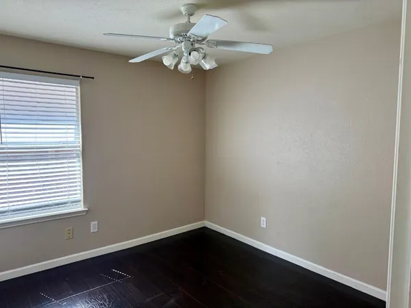 $2,500 | 19011 Bressingham Drive, Tomball, TX 77375