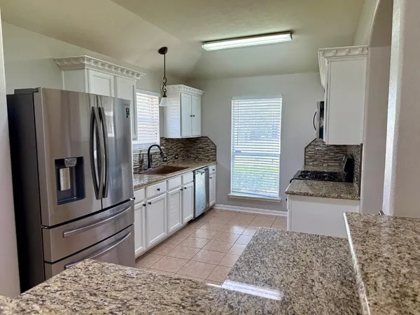 $2,500 | 19011 Bressingham Drive, Tomball, TX 77375