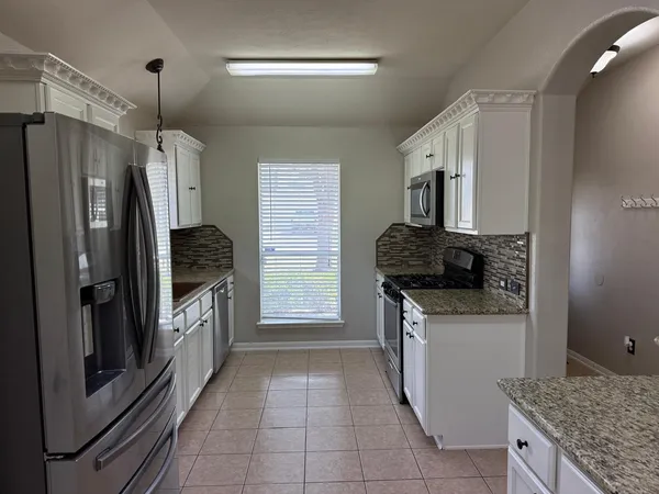 $2,300 | 19011 Bressingham Drive, Tomball, TX 77375