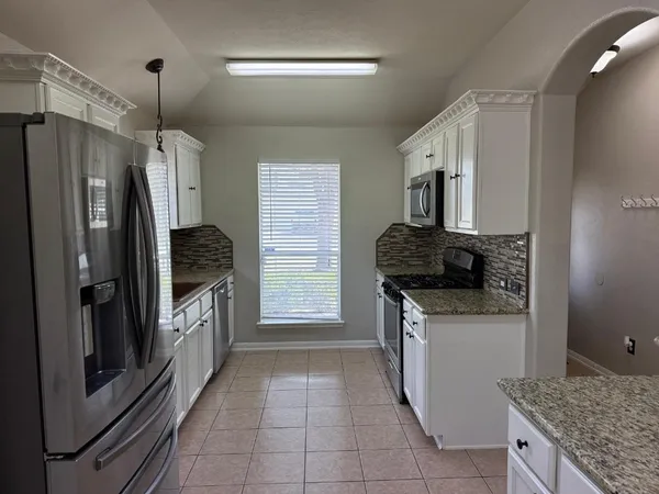 $2,500 | 19011 Bressingham Drive, Tomball, TX 77375