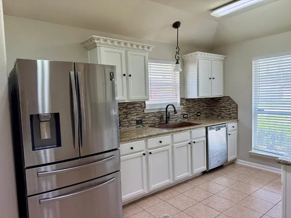 $2,500 | 19011 Bressingham Drive, Tomball, TX 77375