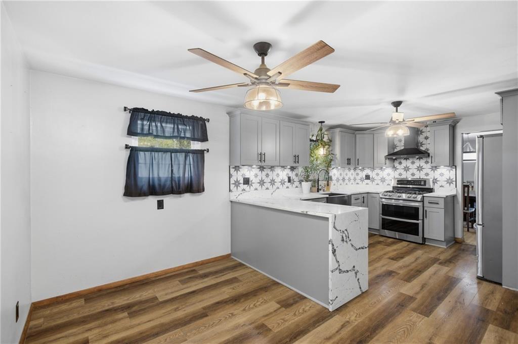 471 Beech Road Pittsburgh, PA 15239 - Photo 6 of 38 Area for eat in kitchen space