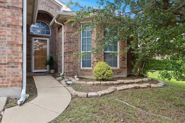 $320,000 | 2329 Moccassin Lane, Fort Worth, TX 76177