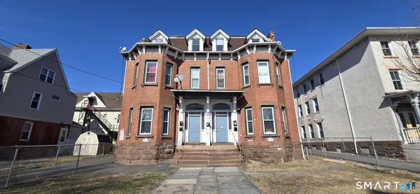 $830,000 | 62-64 Capen Street, Hartford, CT 06120