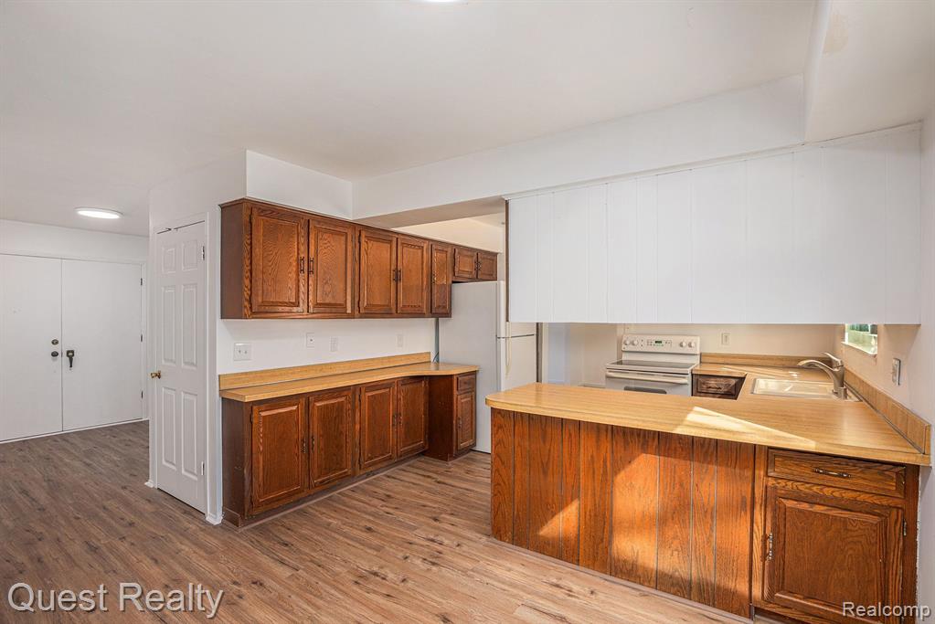 3095 Rolling Green Circle South Rochester Hills, MI 48309 - Photo 7 of 33