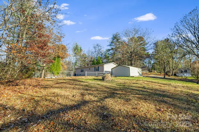 $299,900 | 20 Luckenbach Drive, Fairview, NC 28730