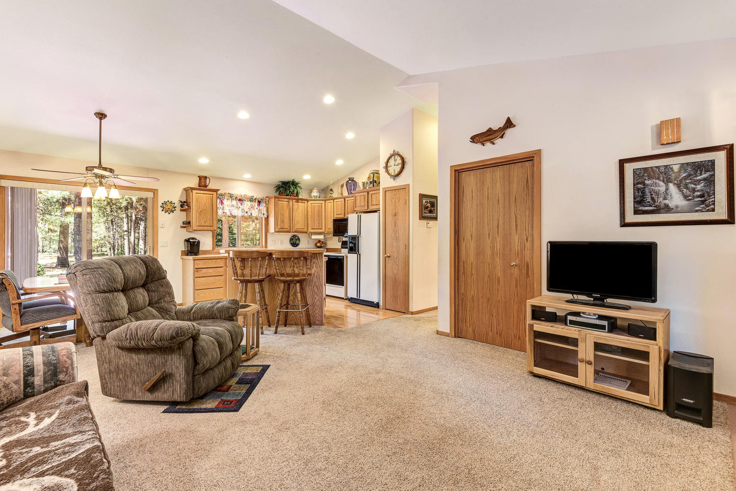 16920 Covina Road Bend, OR 97707 - Photo 6 of 20 OReilly_20210602_6_90243_a_72ppi